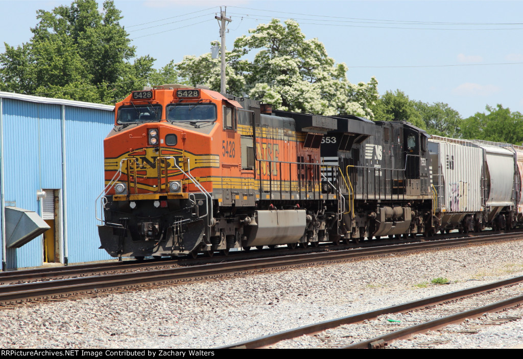 BNSF 5428 NS 7553